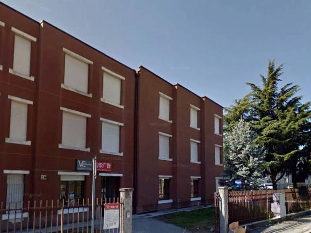 Locale Commerciale in affitto a San Donato, Monza