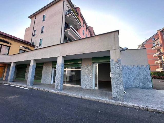 Locale Commerciale in affitto a Monza, Molinetto