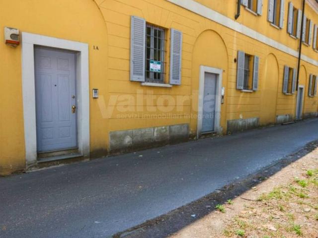 Locale Commerciale in affitto a Borghetto, Monza