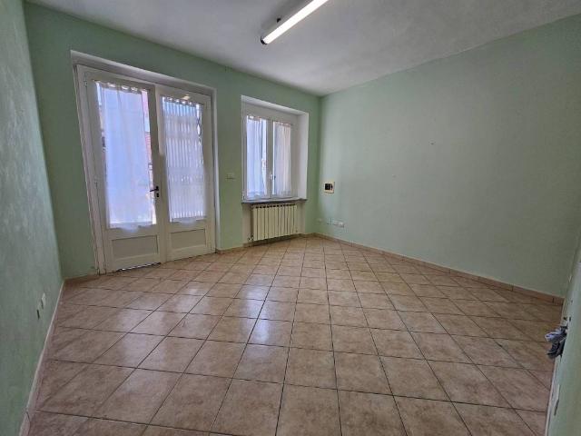 Locale Commerciale in affitto a Piemonte, Alessandria