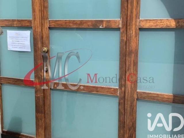 Locale Commerciale in affitto a Comunità della Vallagarina, Mori