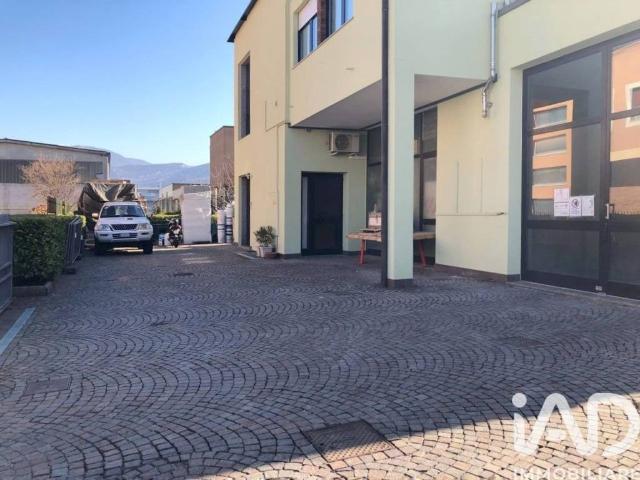 Locale Commerciale in affitto a Comunità della Vallagarina, Mori