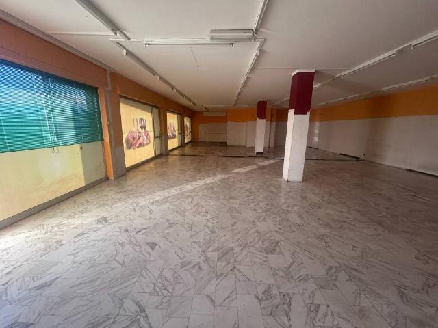 Locale Commerciale in affitto a Piemonte, Cuneo