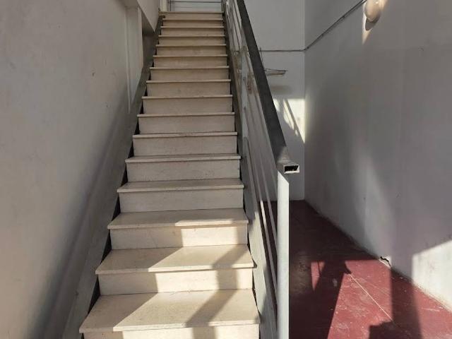 Locale Commerciale in affitto a Marche, Macerata