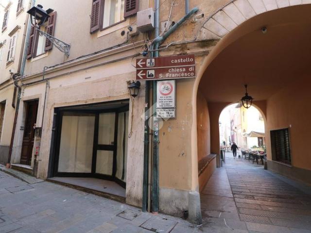 Locale Commerciale in affitto a Riostorto, Muggiò