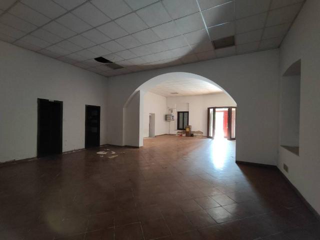 Locale Commerciale in affitto a Riostorto, Muggiò