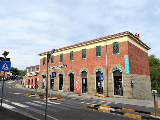 Locale Commerciale in affitto a Muggiò, Friuli-Venezia Giulia