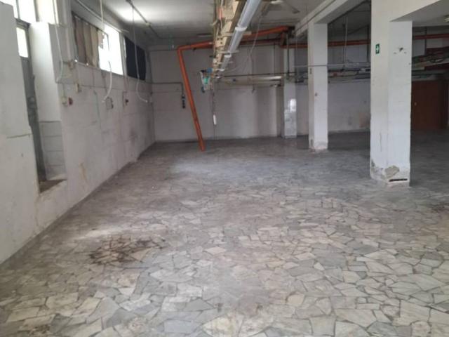 Locale Commerciale in affitto a Mugnano Di Napoli, Campania