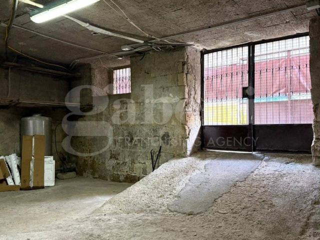 Locale Commerciale in affitto a Mugnano Di Napoli, Campania