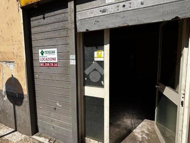 Locale Commerciale in affitto a Mugnano Di Napoli, Campania