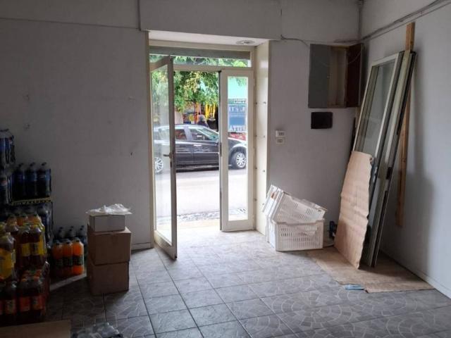 Locale Commerciale in affitto a Mugnano Di Napoli, Campania