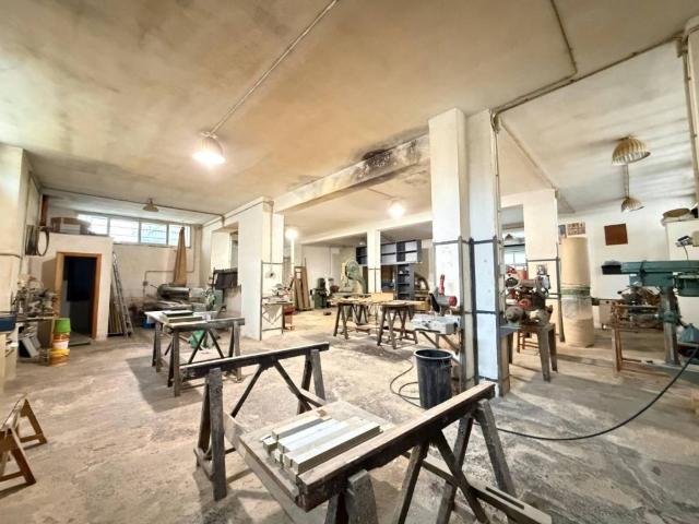 Locale Commerciale in affitto a Mugnano Di Napoli, Campania