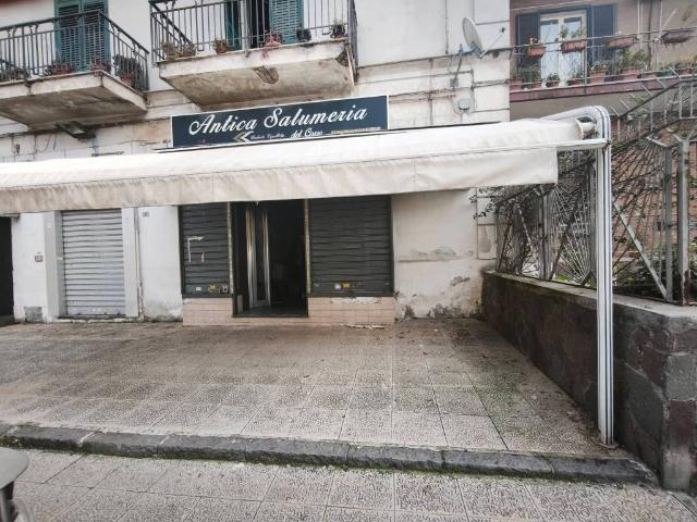 Locale Commerciale in affitto a Mugnano Di Napoli, Campania