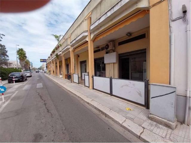 Locale Commerciale in affitto a Puglia, Lecce