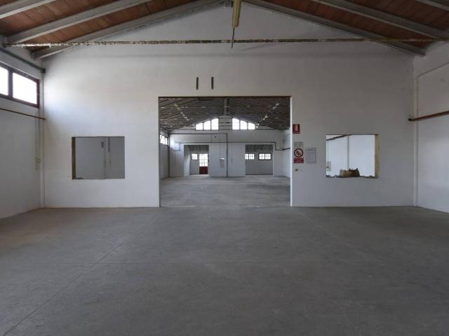 Locale Commerciale in affitto a Mussolente, Veneto
