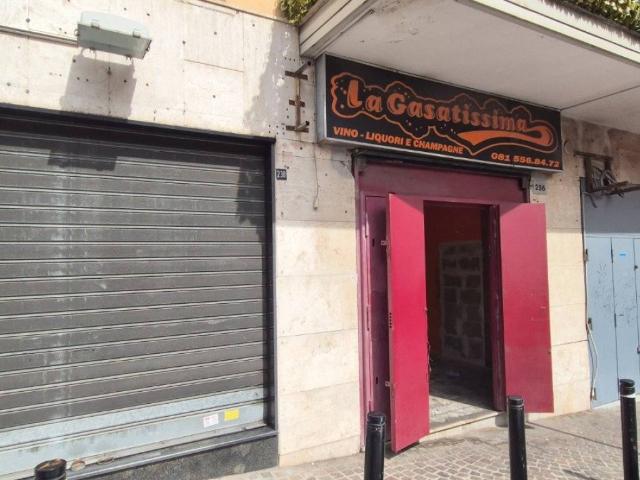 Locale Commerciale in affitto a Municipalità 5, Campania