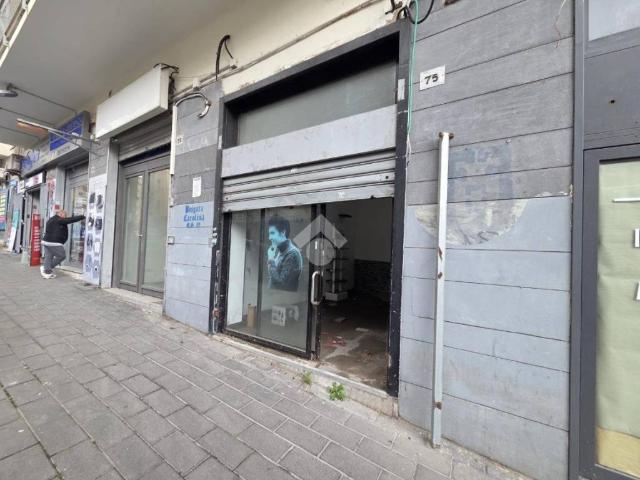 Locale Commerciale in affitto a Camaldoli, Campania