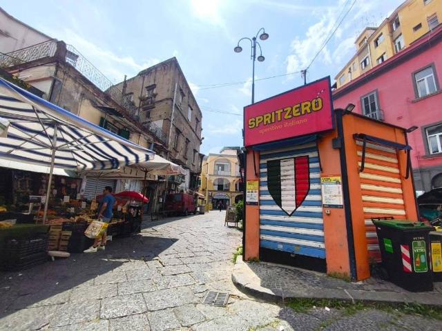 Locale Commerciale in affitto a Municipalità 5, Campania