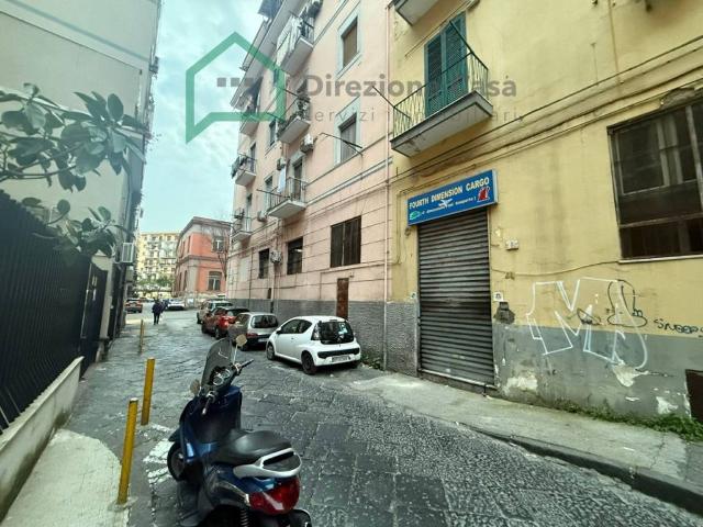 Locale Commerciale in affitto a Municipalità 4, Arenaccia