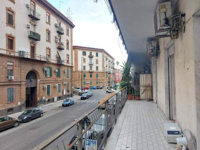 Locale Commerciale in affitto a Municipalità 4, Arenaccia