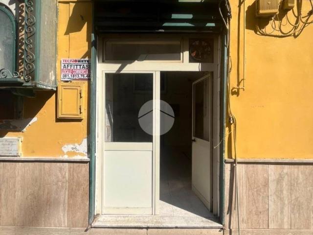 Locale Commerciale in affitto a Municipalità 3, Campania