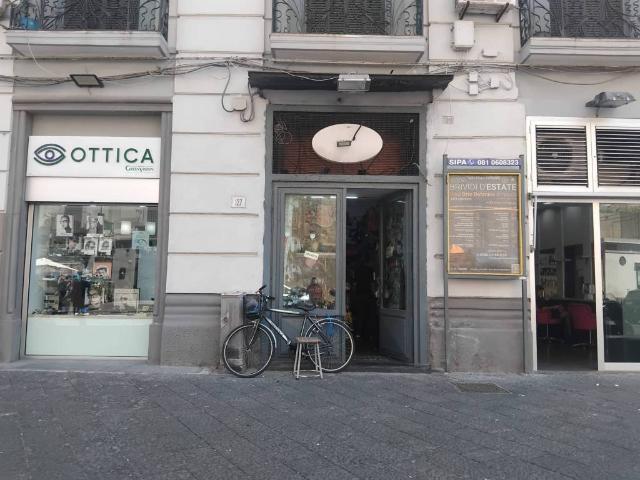 Locale Commerciale in affitto a Municipalità 1, Pizzofalcone