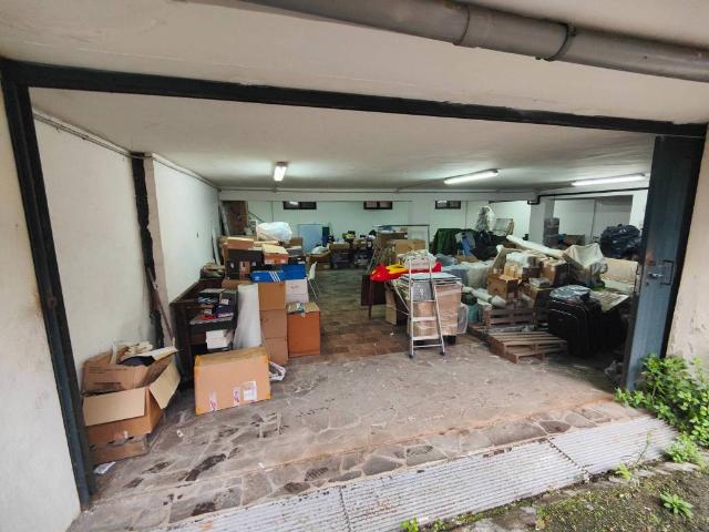 Locale Commerciale in affitto a Municipalità 7, Napola
