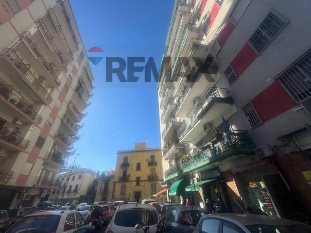 Locale Commerciale in affitto a Municipalità 5, Campania