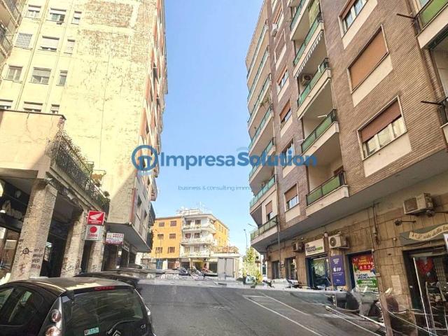 Locale Commerciale in affitto a Santa Croce, Campania