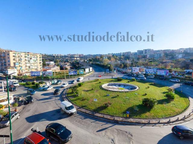 Locale Commerciale in affitto a Camaldoli, Campania