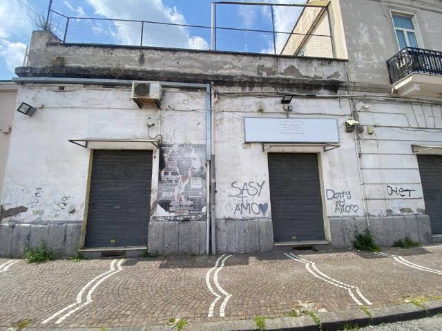 Locale Commerciale in affitto a Municipalità 6, San Giovanni A Teduccio