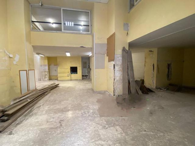 Locale Commerciale in affitto a Municipalità 6, San Giovanni A Teduccio