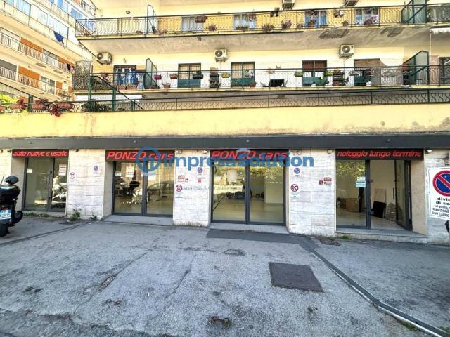 Locale Commerciale in affitto a Santa Croce, Campania