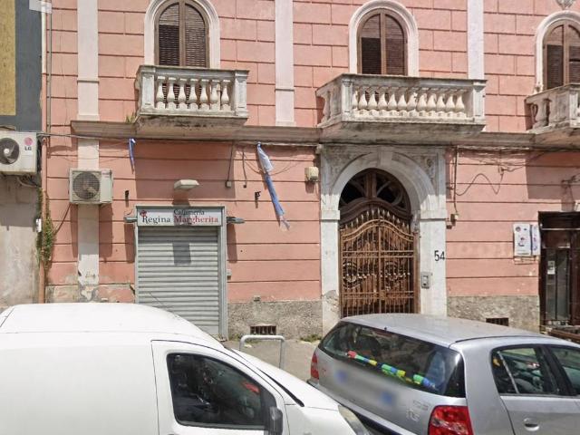 Locale Commerciale in affitto a Municipalità 7, Campania