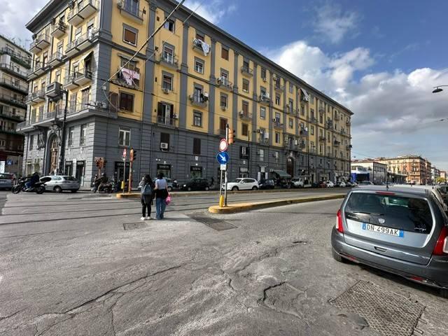 Locale Commerciale in affitto a Municipalità 4, Arenaccia