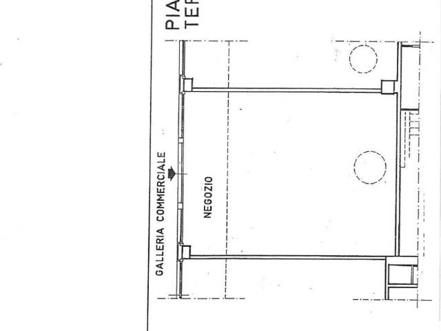 Locale Commerciale in affitto a Municipalità 4, Campania