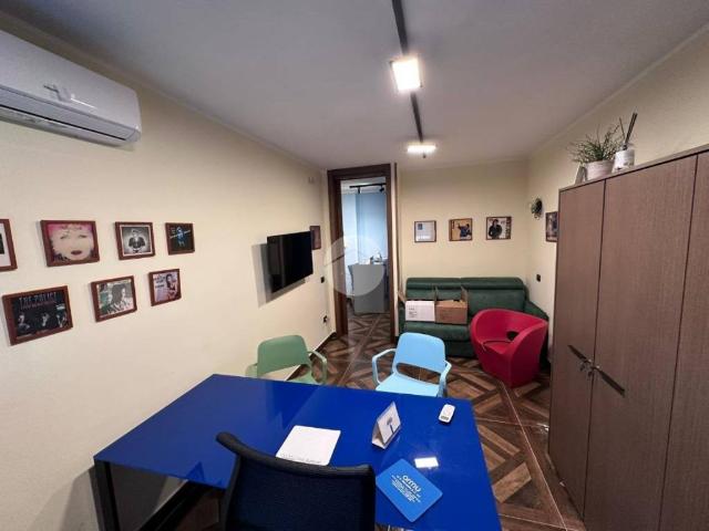 Locale Commerciale in affitto a Camaldoli, Campania