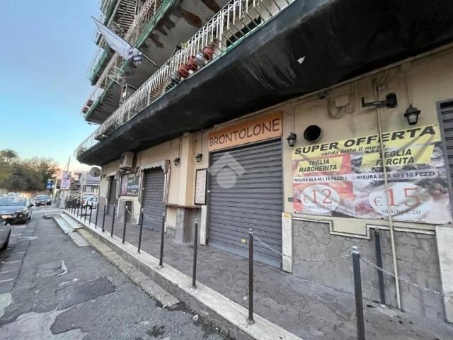 Locale Commerciale in affitto a Camaldoli, Pianura