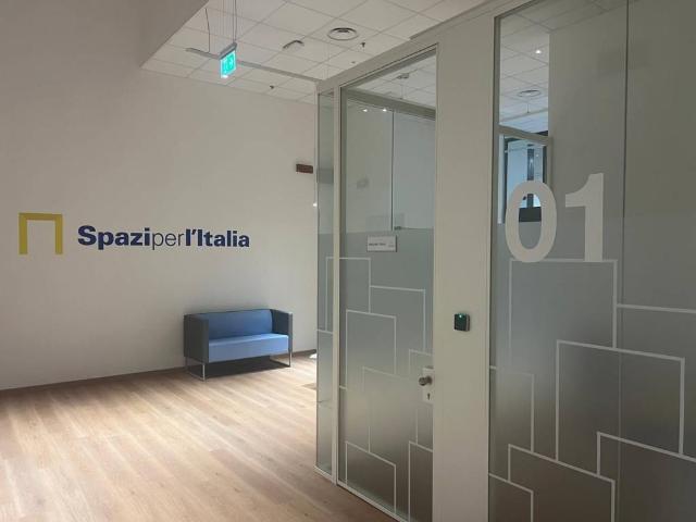 Locale Commerciale in affitto a Municipalità 4, Napola