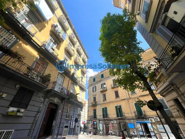 Locale Commerciale in affitto a Municipalità 5, Campania