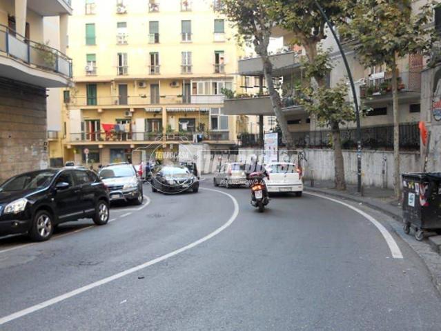 Locale Commerciale in affitto a Municipalità 5, Campania