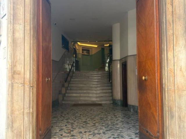 Locale Commerciale in affitto a Municipalità 2, Campania