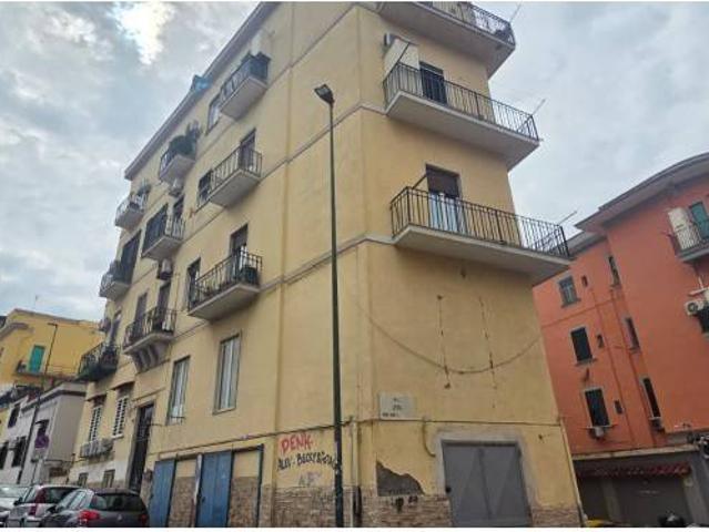 Locale Commerciale in affitto a Municipalità 10, Campania