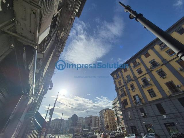 Locale Commerciale in affitto a Municipalità 4, Arenaccia