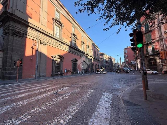 Locale Commerciale in affitto a Municipalità 3, Campania