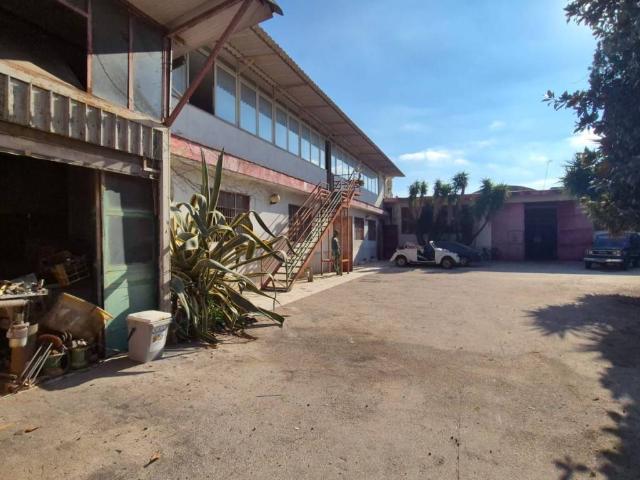 Locale Commerciale in affitto a Municipalità 7, Campania