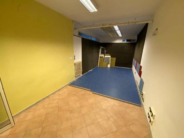 Locale Commerciale in affitto a Camaldoli, Campania
