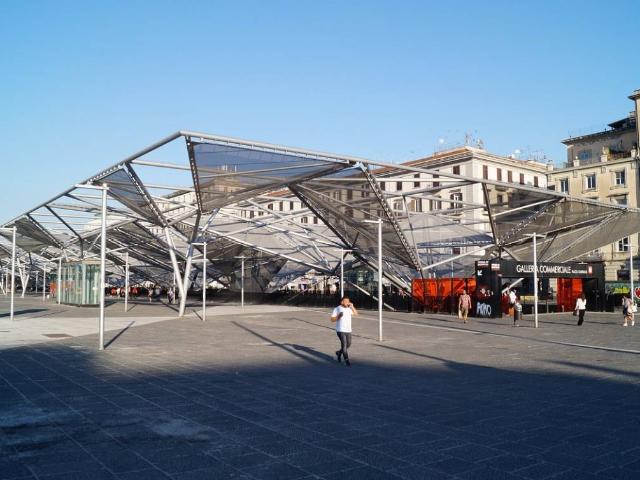 Locale Commerciale in affitto a Municipalità 2, Mercato