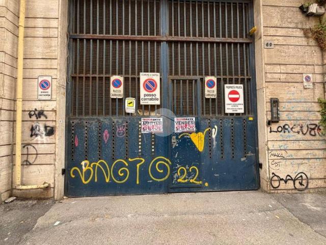 Locale Commerciale in affitto a Municipalità 4, Arenaccia