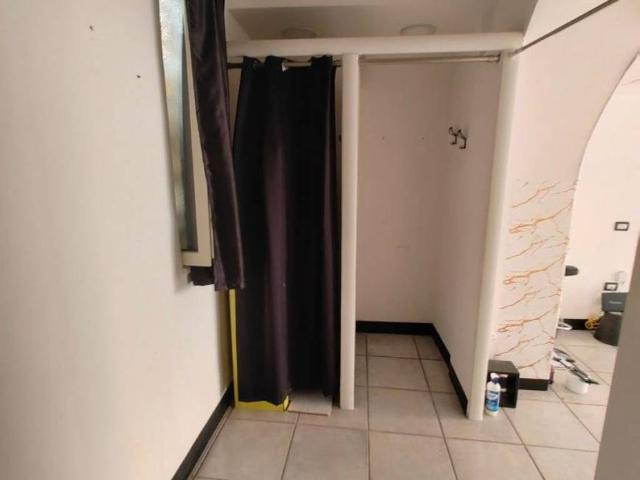 Locale Commerciale in affitto a Municipalità 7, Campania
